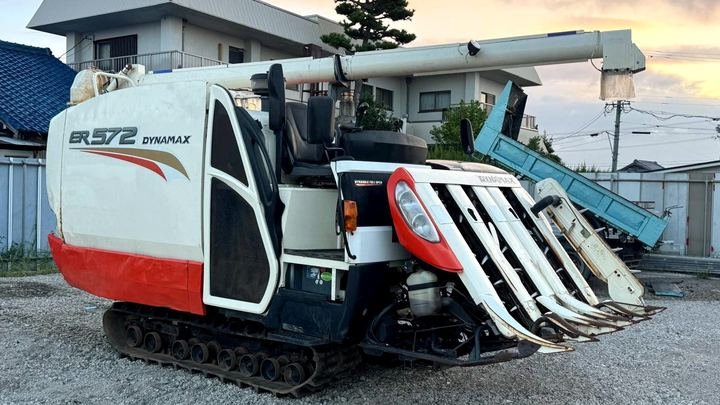 Kubota ER572 combine harvester