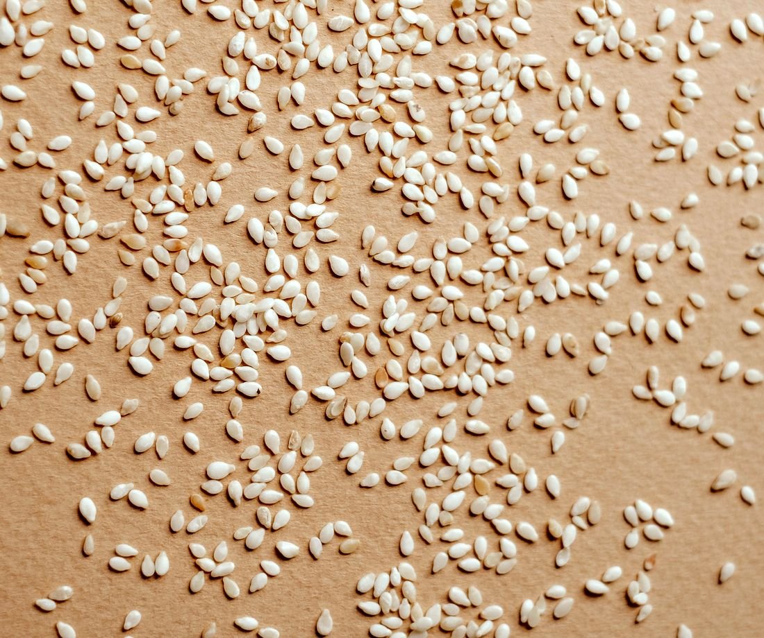 Hulled white sesame seeds