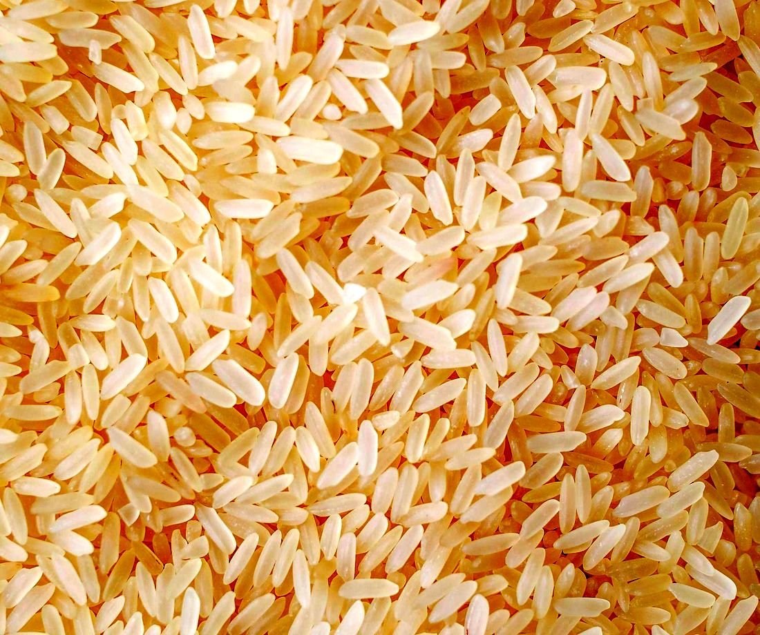 Close-up of milled rice grains
