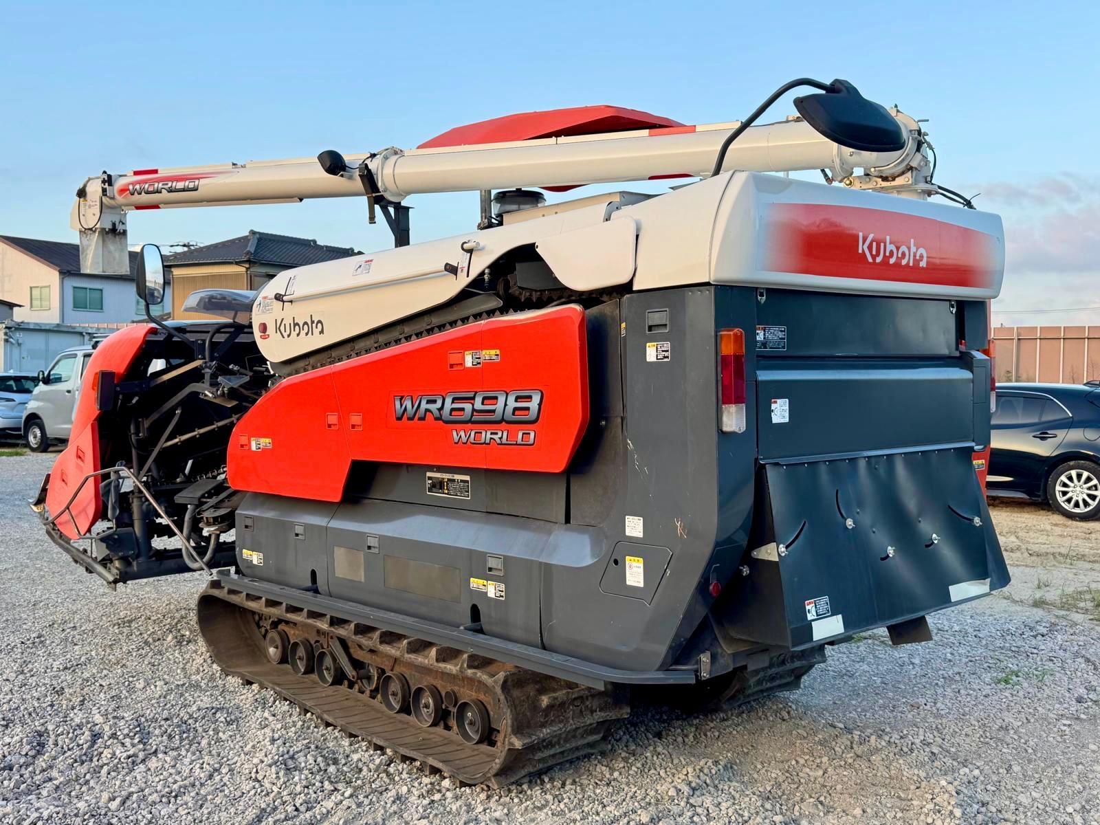 Kubota WR698-World