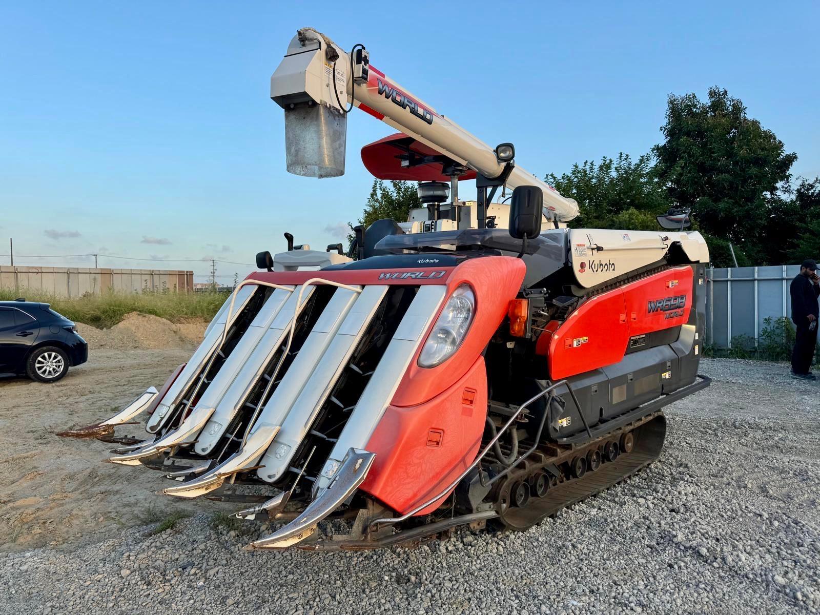 Kubota WR698-World