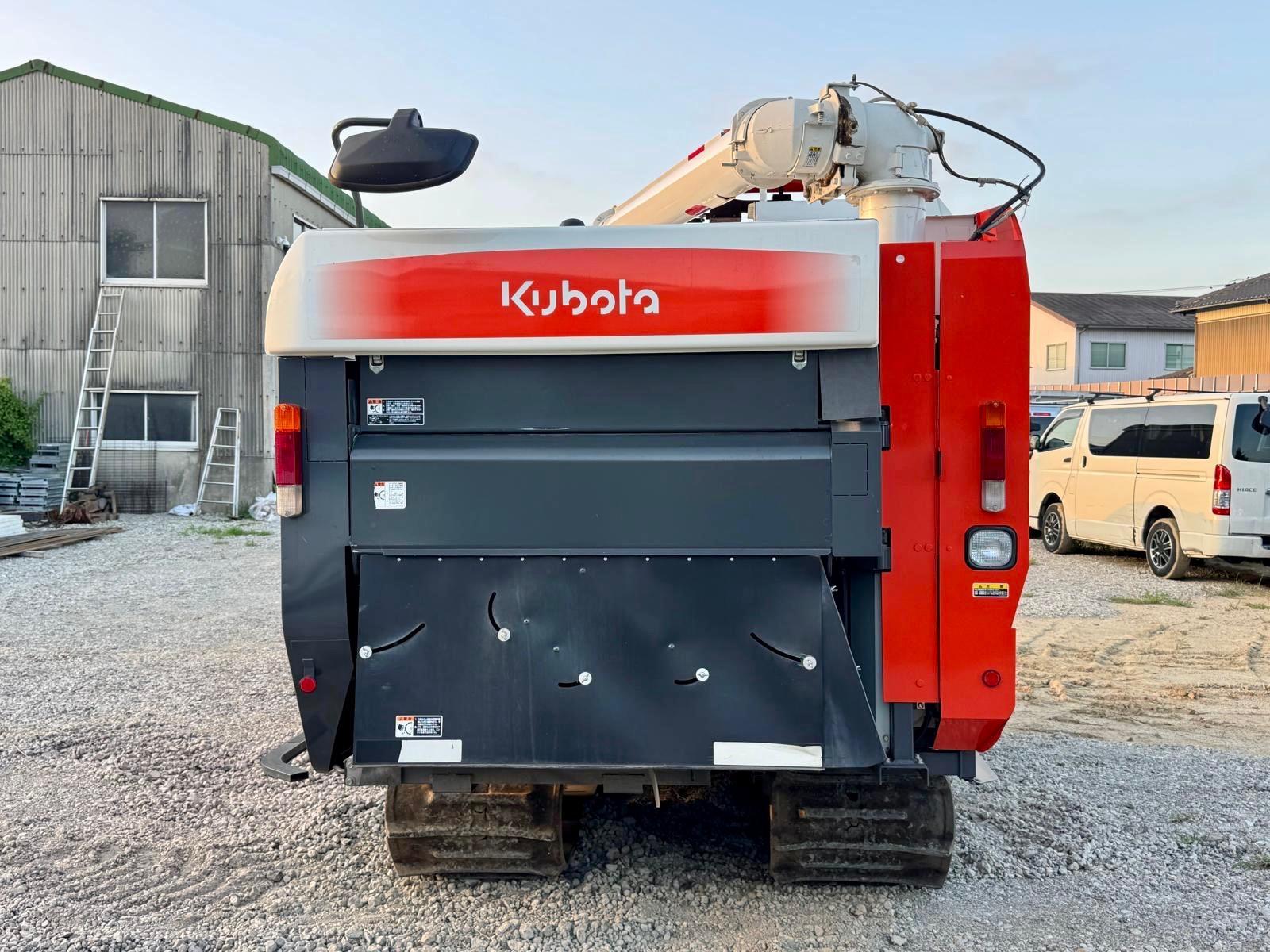 Kubota WR698-World